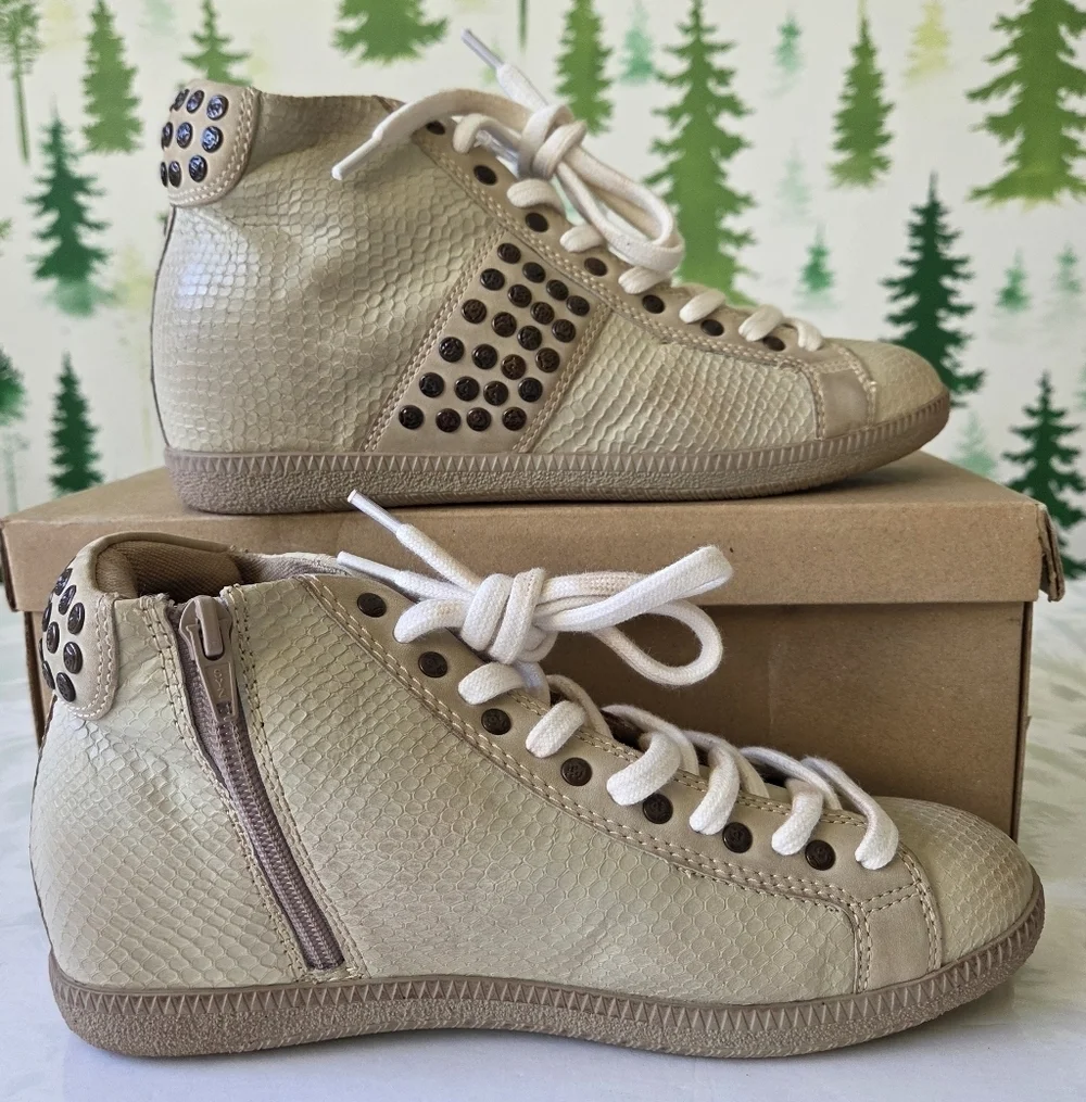 OTBT Samula 2 Cream Sneaker